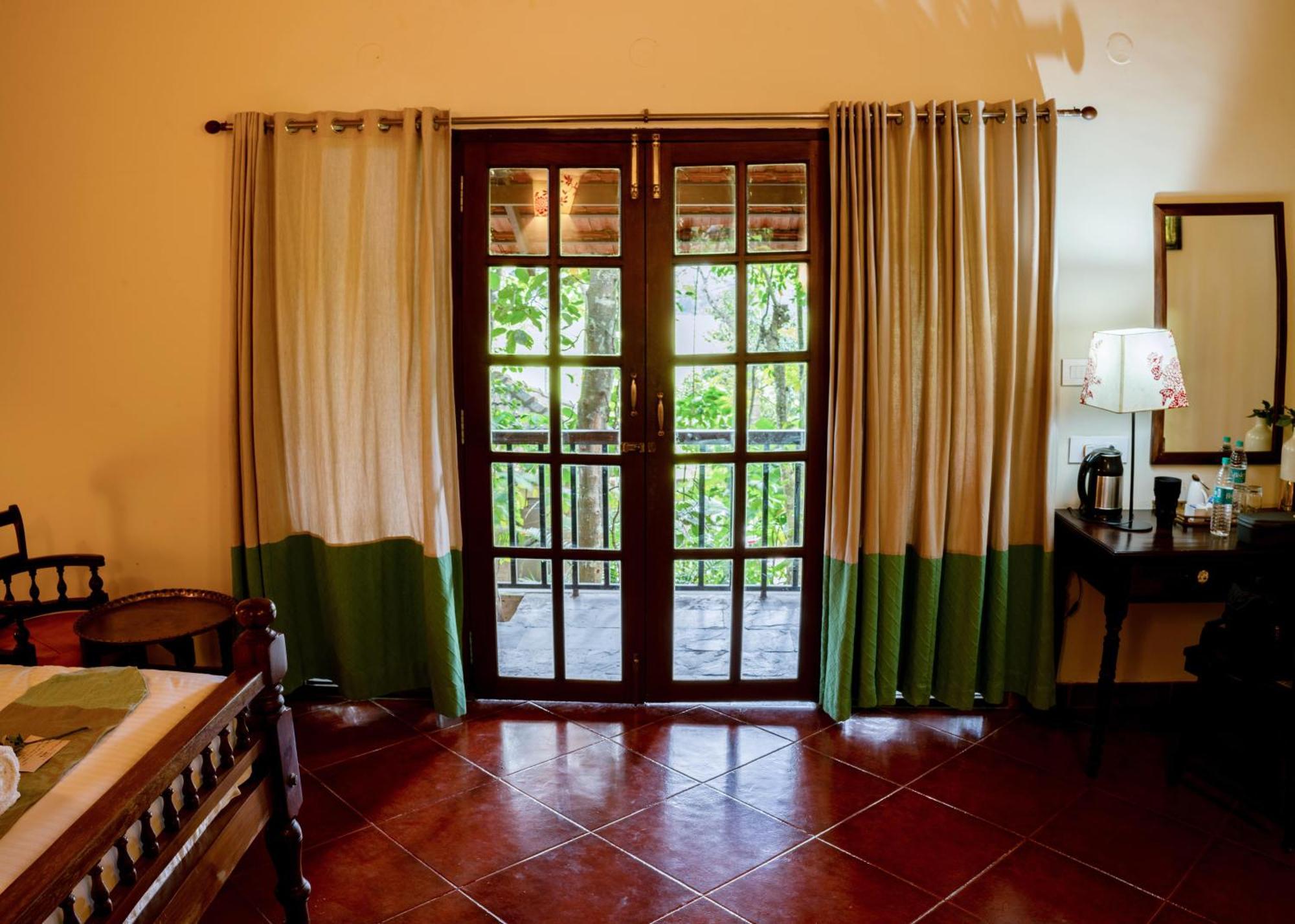 Raindrops Resorts Wayanad Султан Батери Екстериор снимка