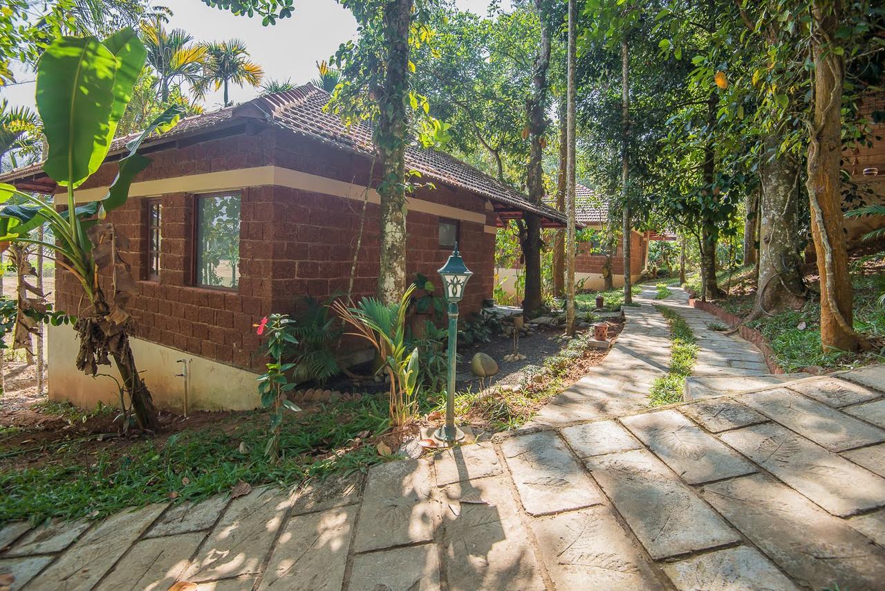 Raindrops Resorts Wayanad Султан Батери Екстериор снимка