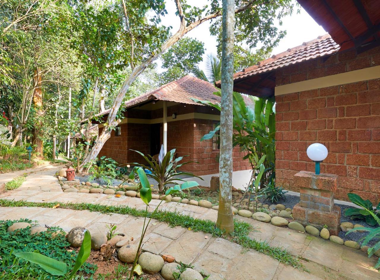 Raindrops Resorts Wayanad Султан Батери Екстериор снимка