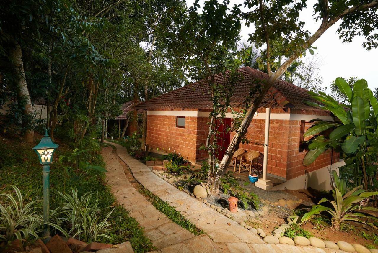 Raindrops Resorts Wayanad Султан Батери Екстериор снимка